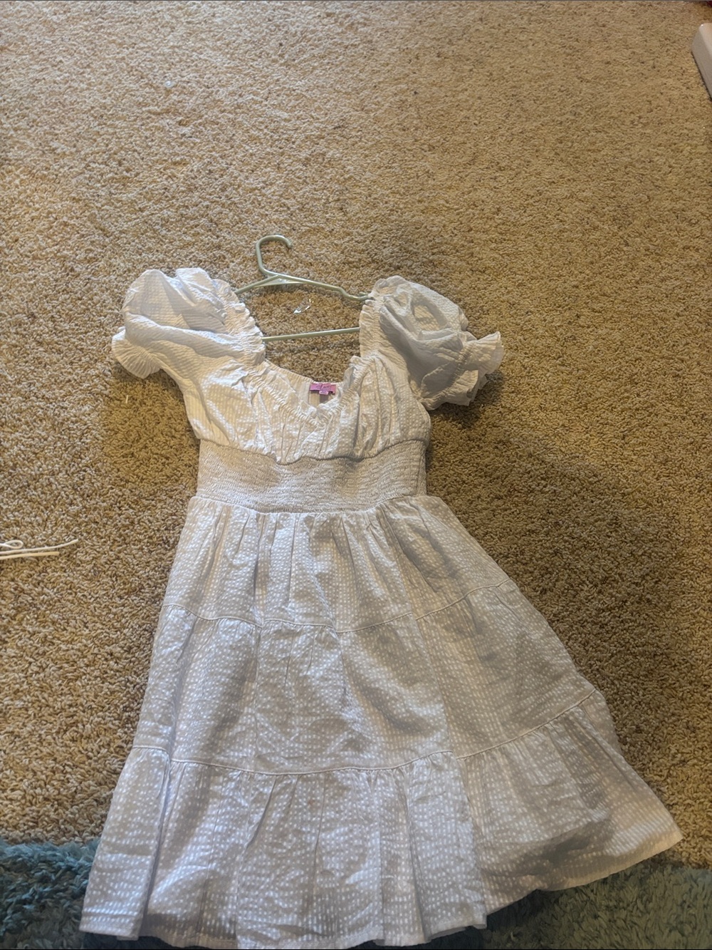 Francesca's Collections White Puff-Sleeve Tiered Mini Dress